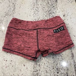 Fleo Shorts -small